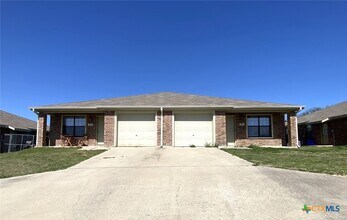 Building Photo - 2802 Ashley Dr