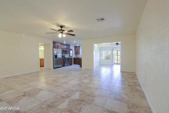 Foto del edificio - 10229 W Desert Hills Dr