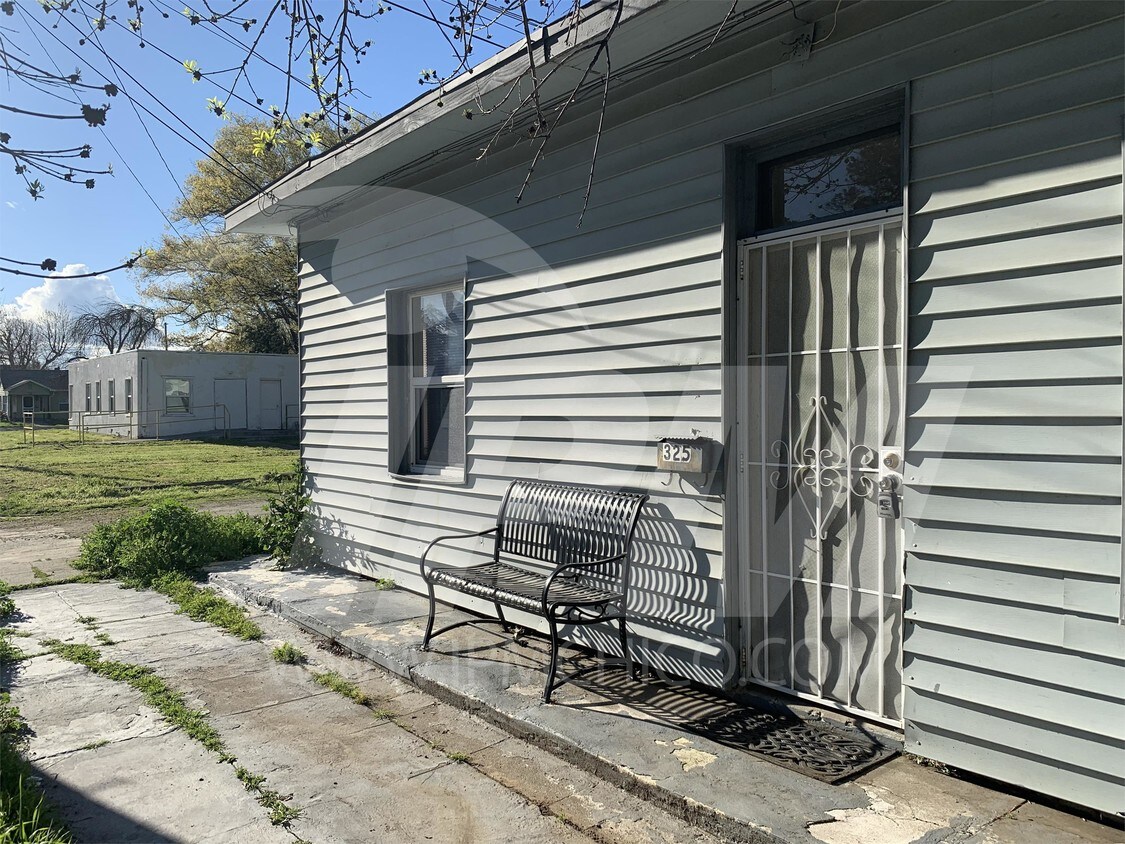 325 W Walnut St, Willows, CA 95988 Townhome Rentals in Willows CA