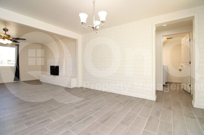 Building Photo - 4340 S Camino De Oeste