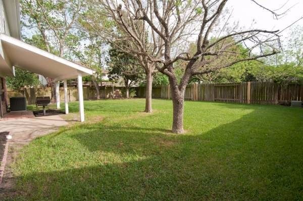 Building Photo - 16011 Sweetwater Creek Dr