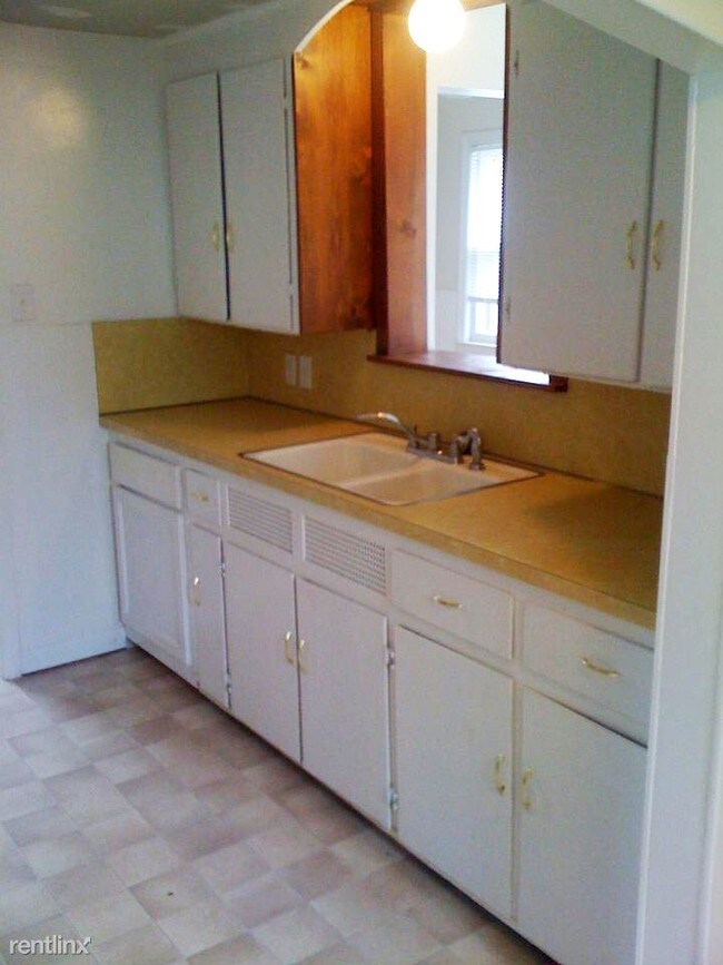 Foto del edificio - 2 br, 1.5 bath House - 11748 Leverne