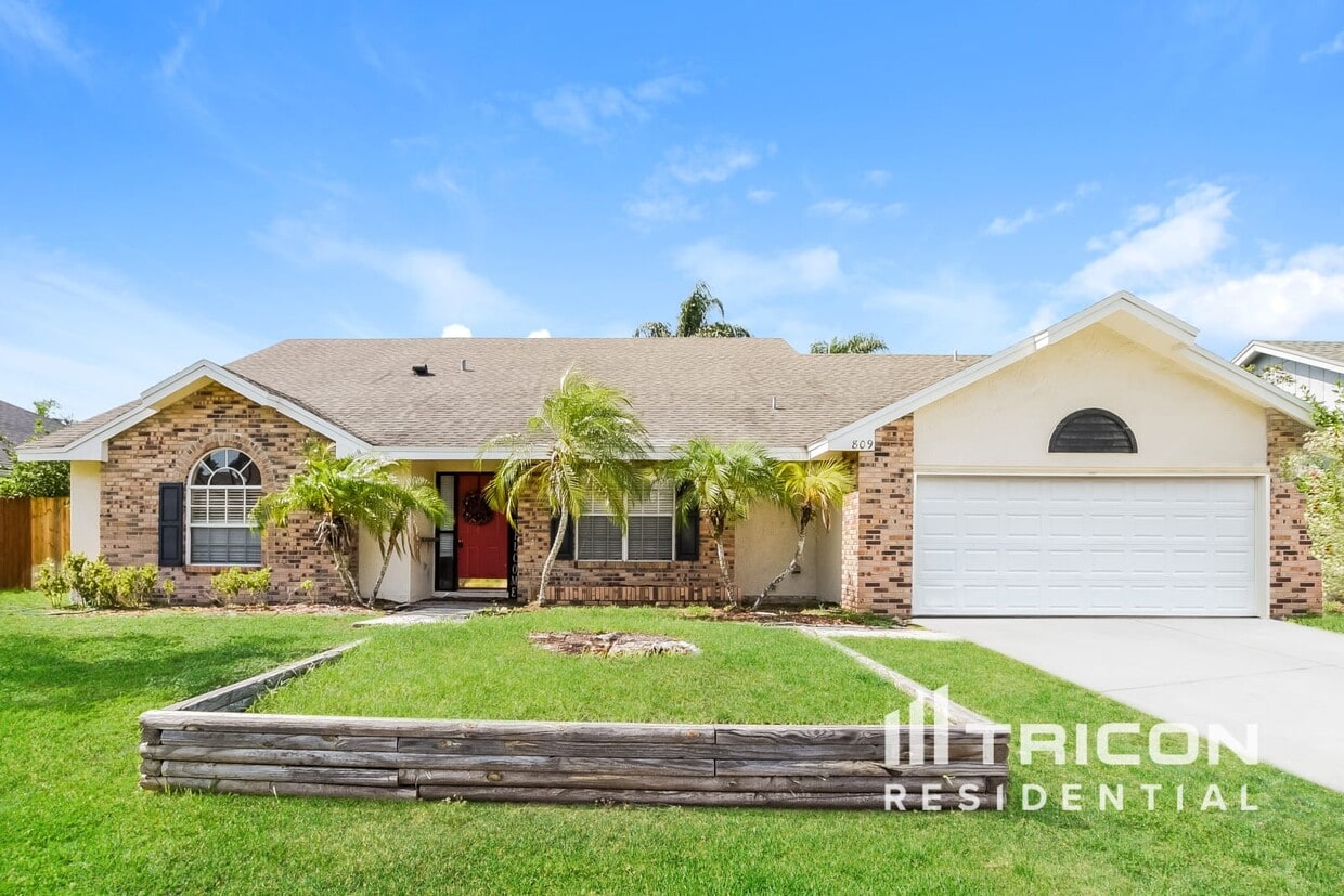 Foto principal - 809 Silversmith Cir