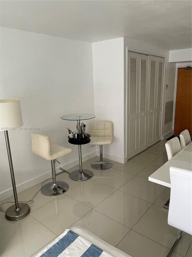Foto del edificio - 9195 Collins Ave