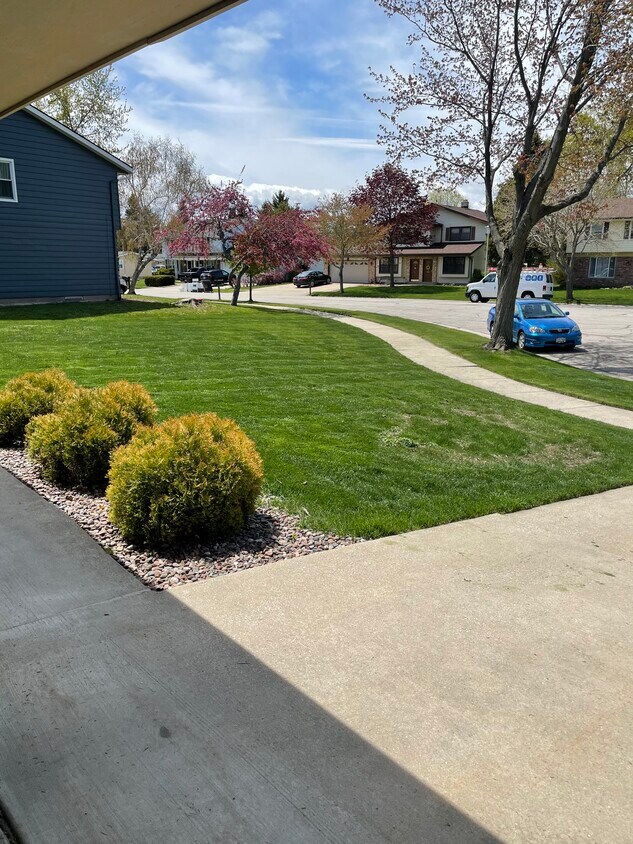 8620 S Glen Forest Ct, Oak Creek, WI 53154 Townhome Rentals in Oak