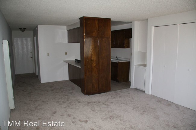 Building Photo - 13515 Doty Ave