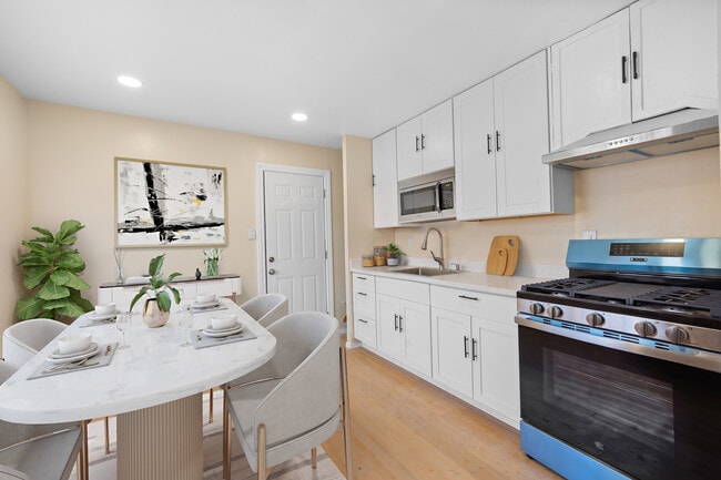 Building Photo - 437 Duboce Ave