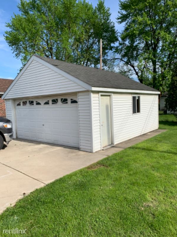 Building Photo - 3 br, 1.5 bath House - 21900 Outer Dr