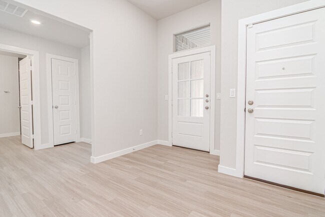 Foto del edificio - 2721 Longfellow Rd