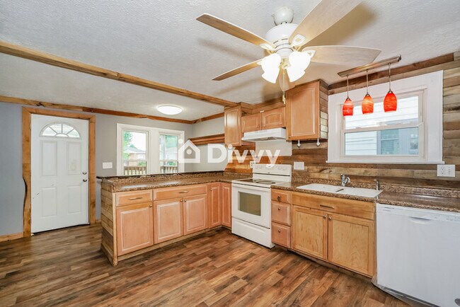 Building Photo - 1415 Woodbirch Avenue