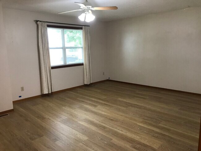 Foto del edificio - 336 N Adams Ave