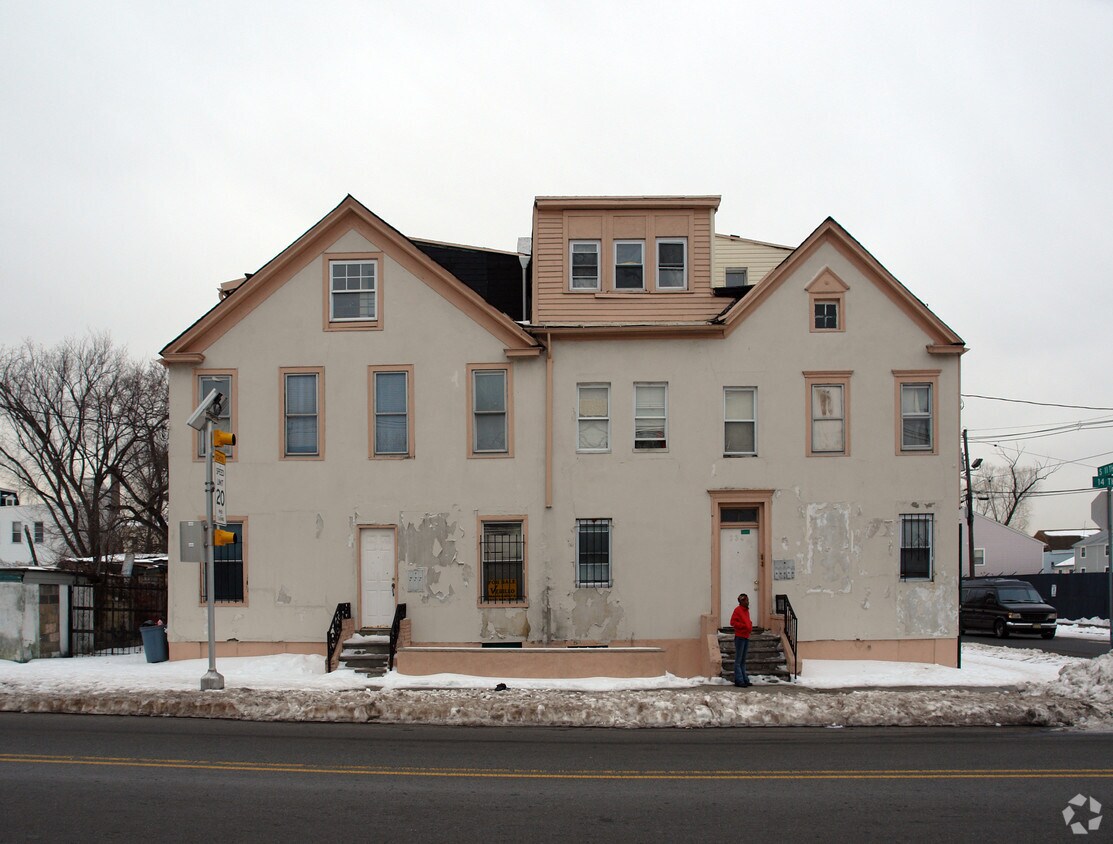 Primary Photo - 232-234 14th Ave