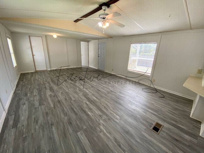 Foto del edificio - 307 N Kinney Ave