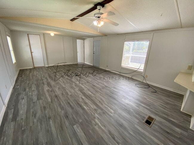 Building Photo - 307 N Kinney Ave