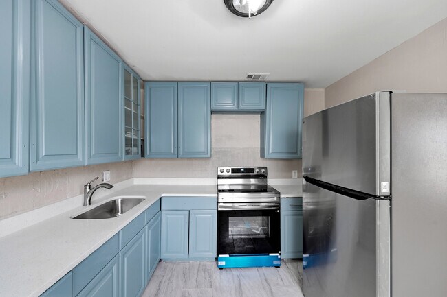 Building Photo - 1900 45th St S