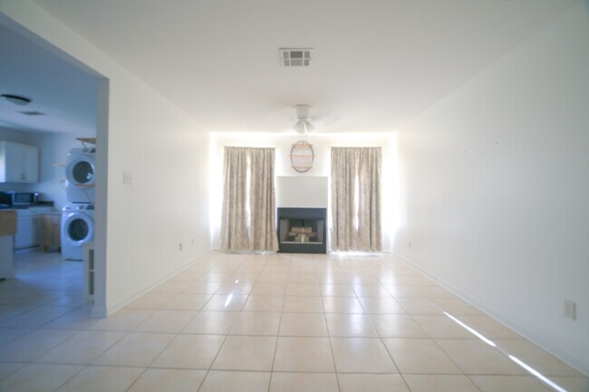Foto del edificio - 3615 Elysian Fields Ave