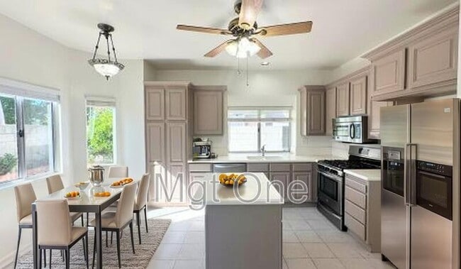 Building Photo - 10651 Concannon St