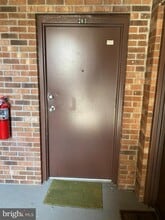 Building Photo - 200 Chesterfield Ln