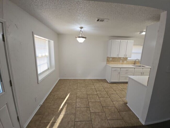 Foto del edificio - ***Charming Fort Worth 4 Bed 2 Bath w/ Gar...