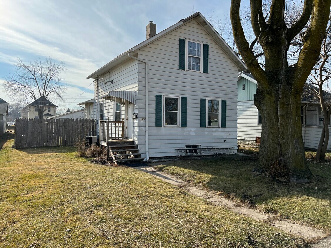 1338 Morton Dr, East Moline, IL 61244 House Rental in East Moline, IL