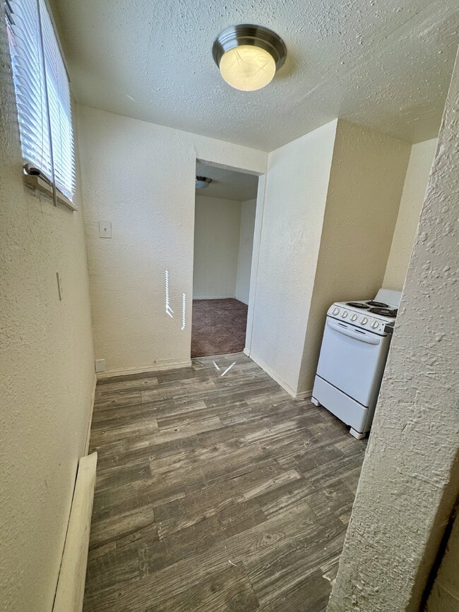 Foto del edificio - Cozy studio with a yard! $200 WalMart gift card if move in by Jan 1!