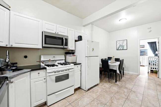 Foto del edificio - 122 Hutton St