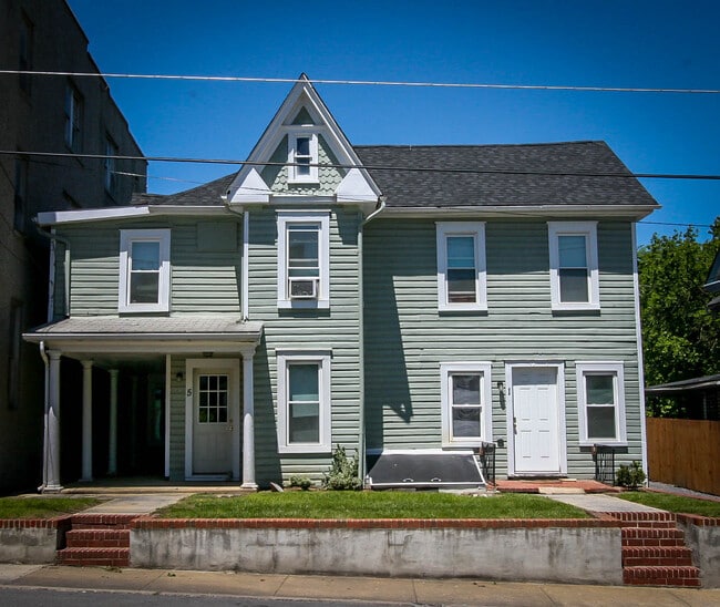 Building Photo - 729 Winchester Ave