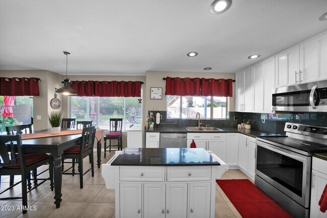 Foto del edificio - 7303 E Flower Ave
