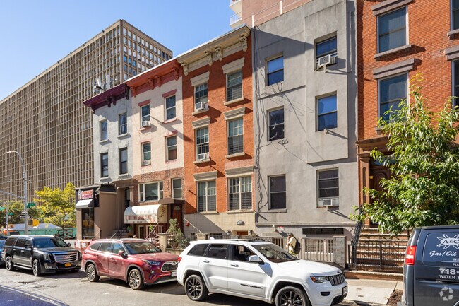 Building Photo - 254 E 33rd St
