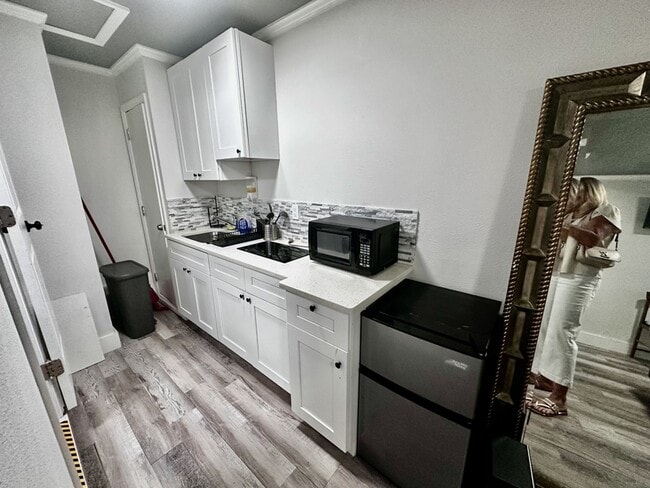 Foto del edificio - 2223 Amherst Ave
