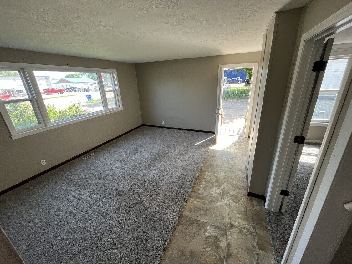 Foto principal - 1209 E Cherry St