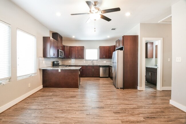 Foto del edificio - 3249 Dixie Dr