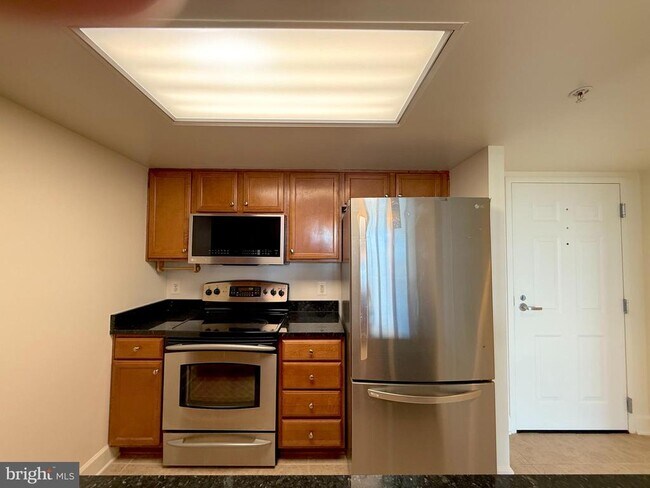 Foto del edificio - 11800 Sunset Hills Rd