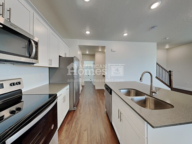 Building Photo - 1278 Village Green Trail