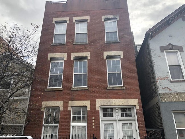 Building Photo - 1307 W Erie St