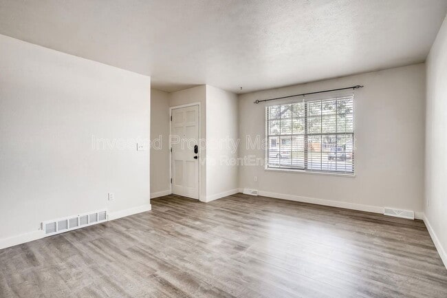 Photo - 172 S Cody St Townhome