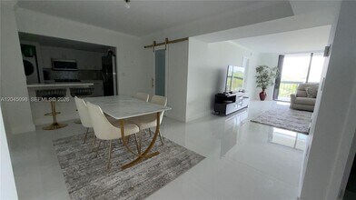 Building Photo - 2333 Brickell Ave