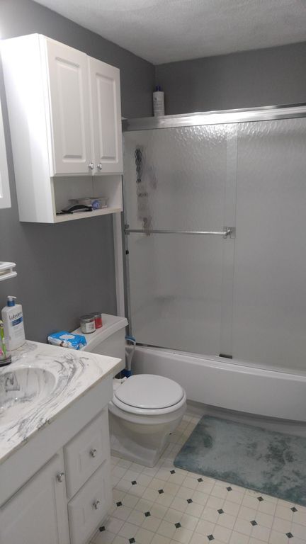 Foto del edificio - 26 Profile Cir