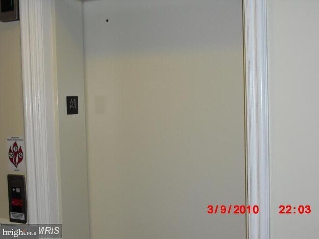 Foto del edificio - 5800 Clipper Ln