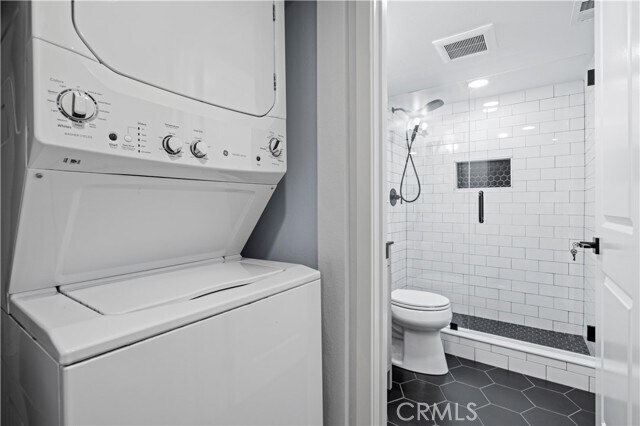 Building Photo - 2731 Erringer Rd