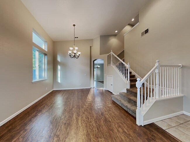Foto del edificio - 5747 Grove Ave