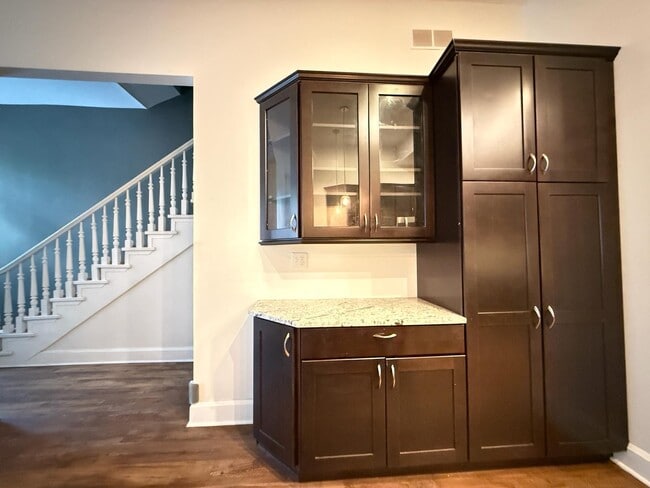 Building Photo - 822 Scott St