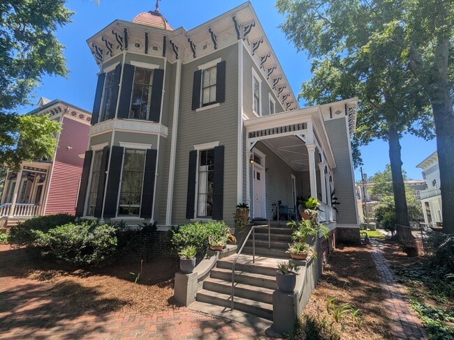 Building Photo - 215 W Gwinnett St