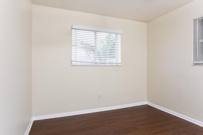 Foto del edificio - 4851 NW 6th St