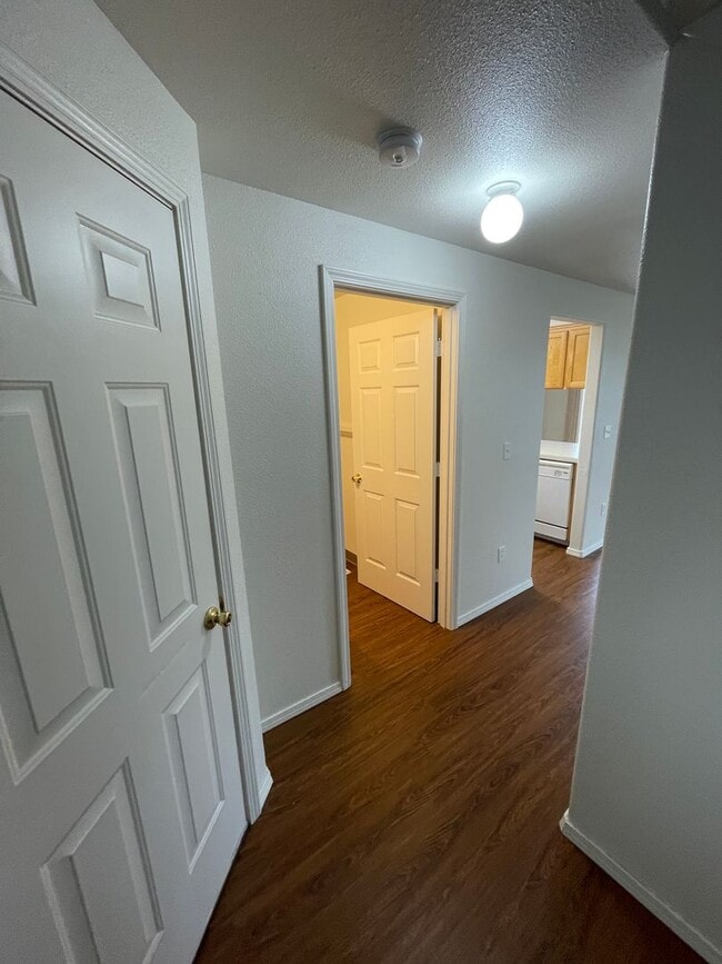 Building Photo - 166