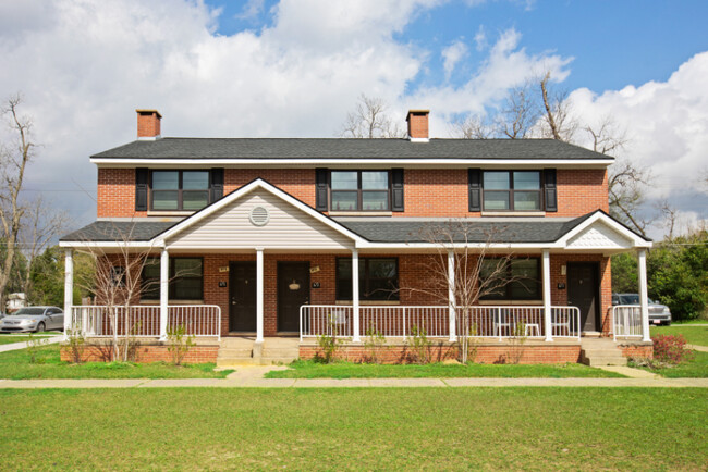 Building Photo - Oaks Intown