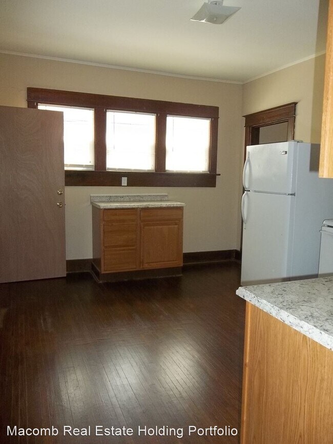 Building Photo - 3 br, 1 bath House - 446 W. Pierce St