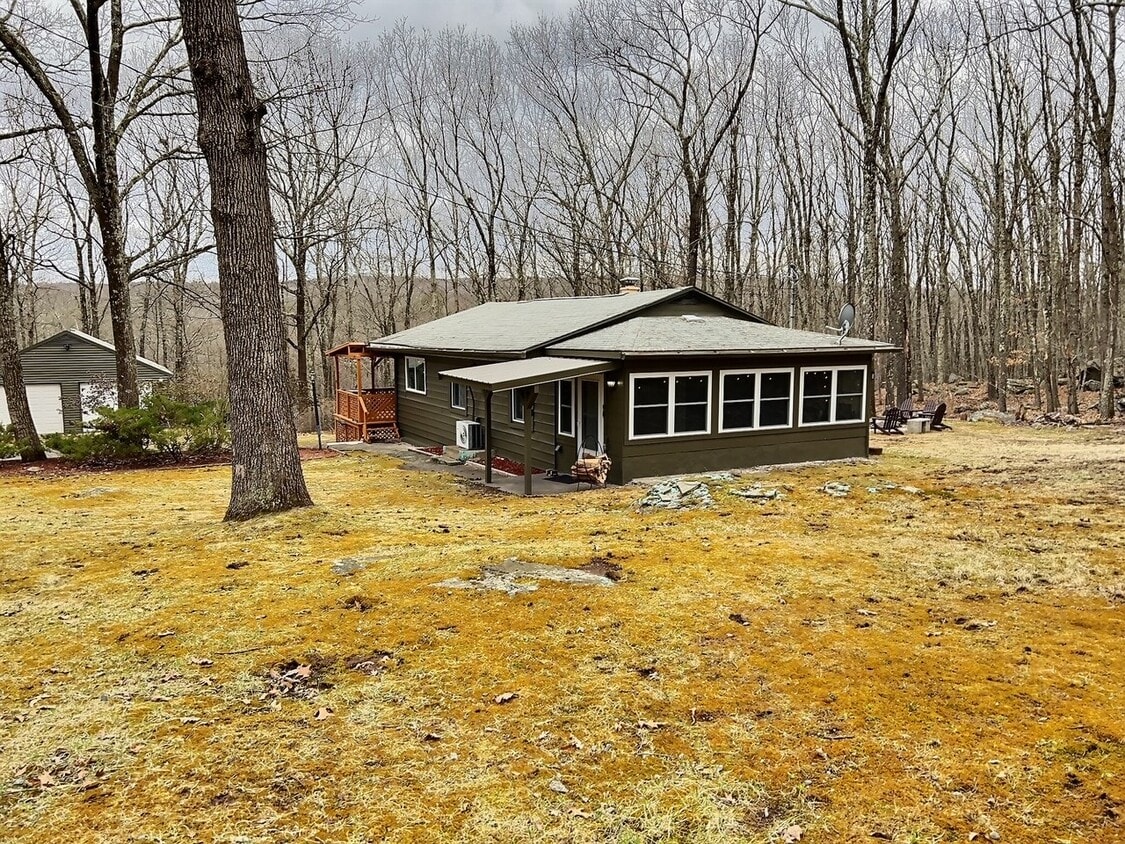 Primary Photo - 15 4th Rd