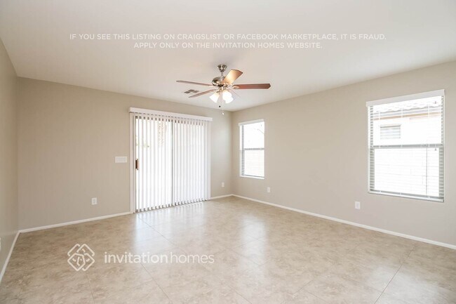 Foto del edificio - 38166 N Sandy Dr