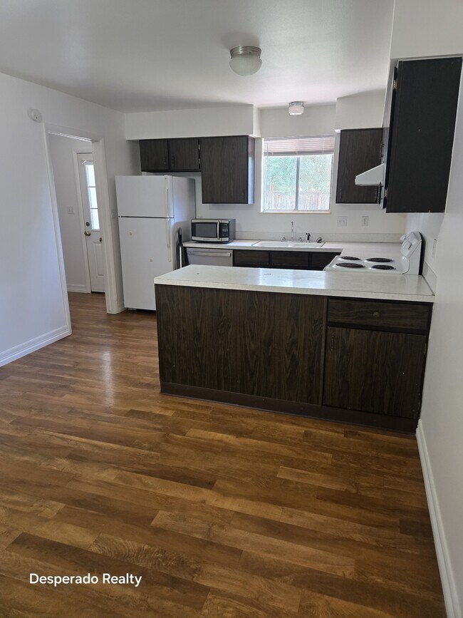 Foto del edificio - 1714 Larch St